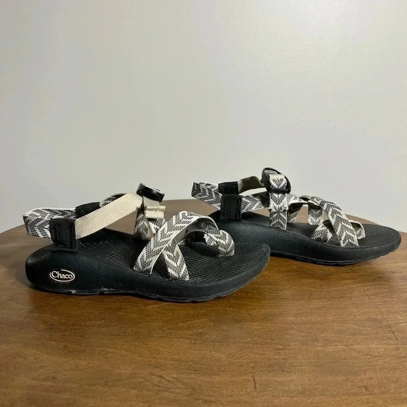 Chaco Z2 Classics Black and Cream W6 - Picture 1 of 4